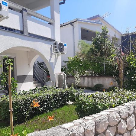 H&F Apartmani Vir Kültér fotó