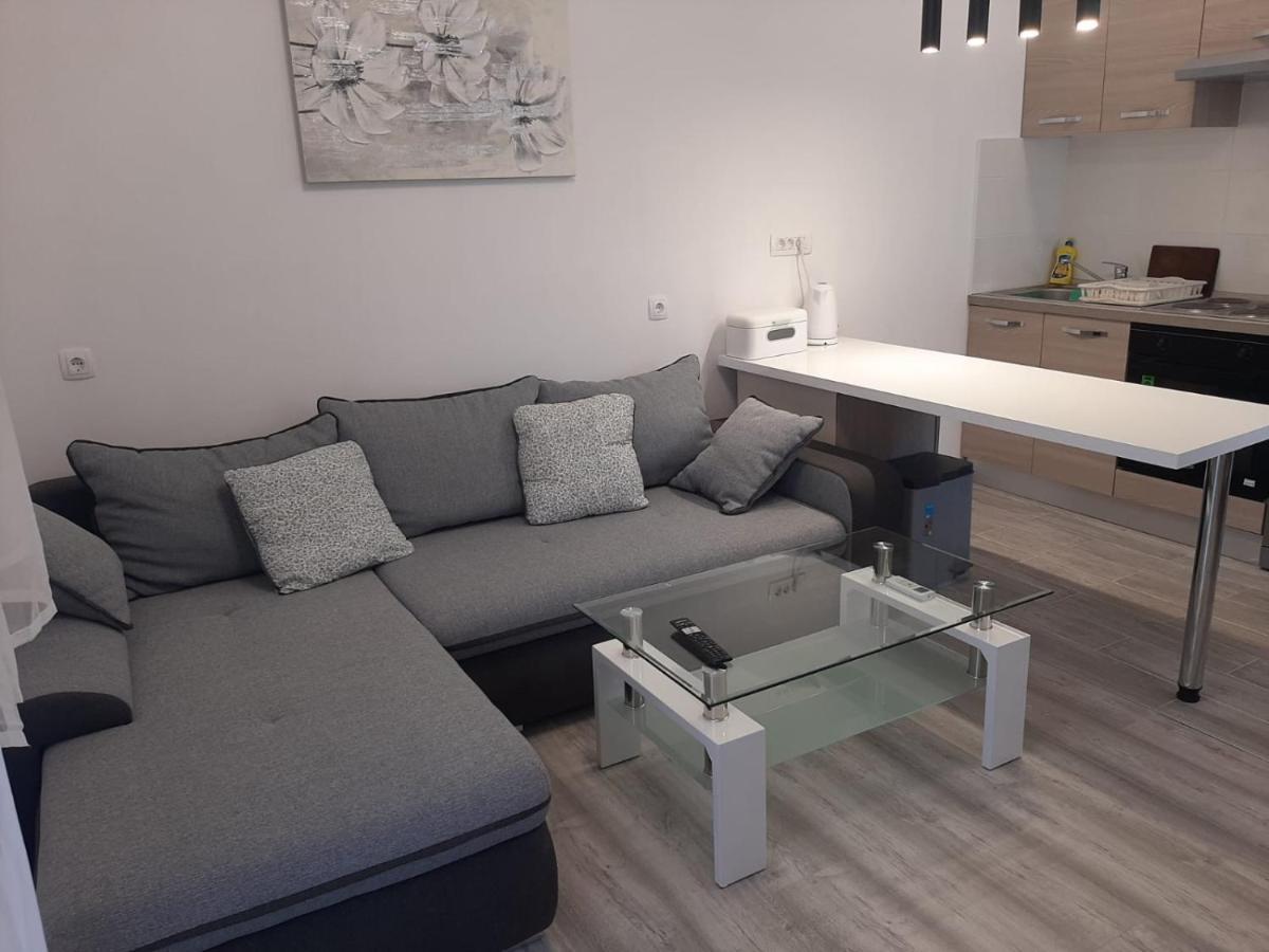 H&F Apartmani Vir Kültér fotó