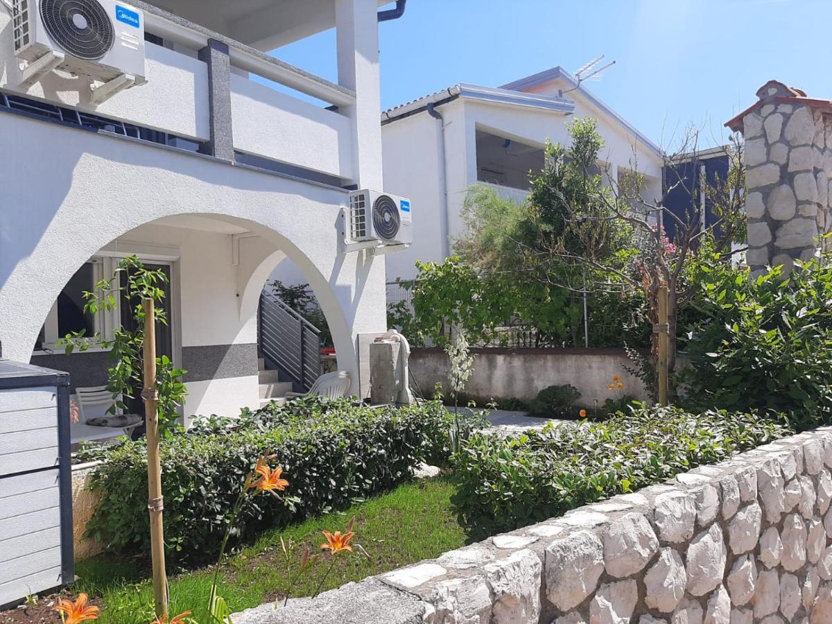 H&F Apartmani Vir Kültér fotó
