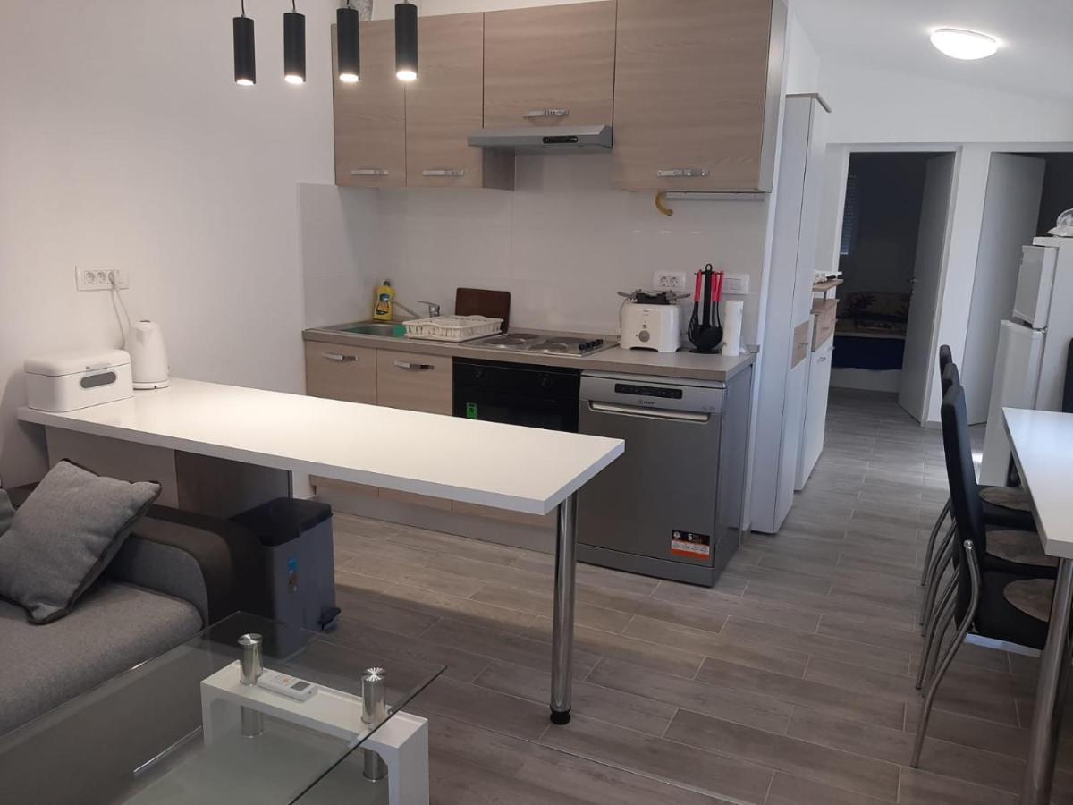 H&F Apartmani Vir Kültér fotó