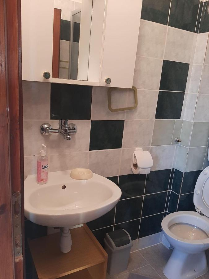 H&F Apartmani Vir Kültér fotó
